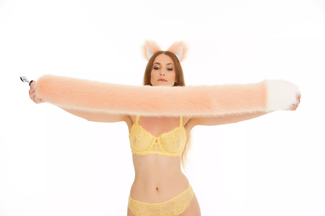 Tail Butt Plug peach with white tip  40"