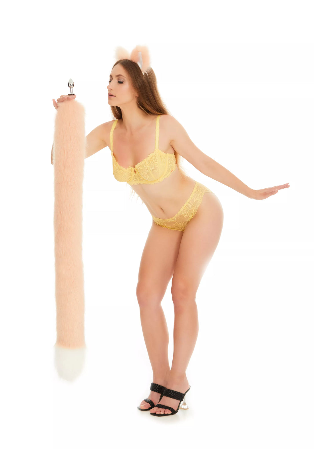 Tail Butt Plug peach with white tip  40"
