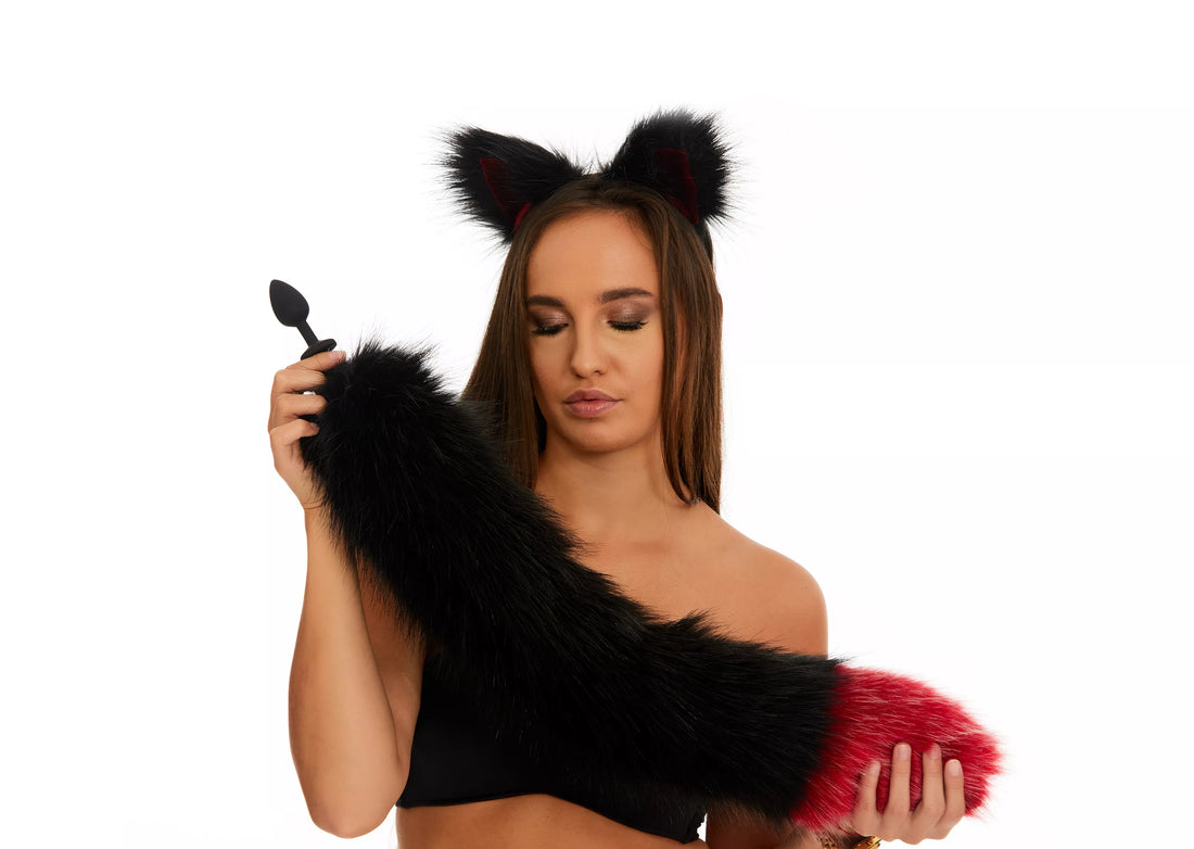 Tail Butt Plug black with red tip 25"