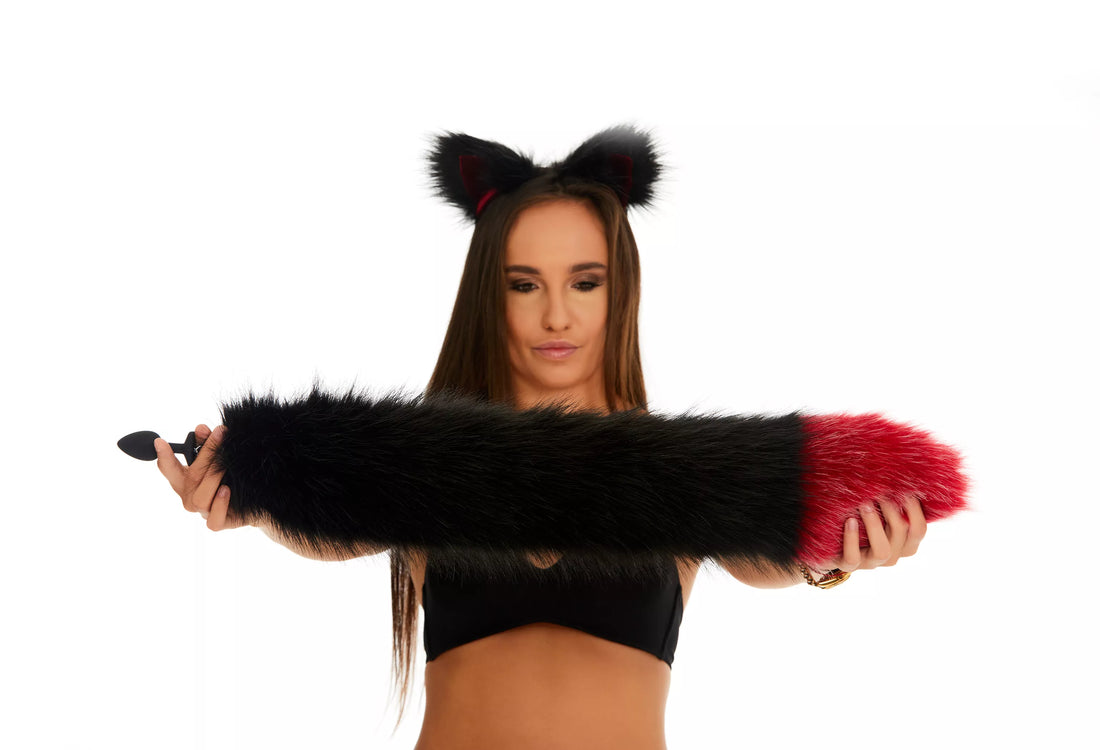 Tail Butt Plug black with red tip 25"