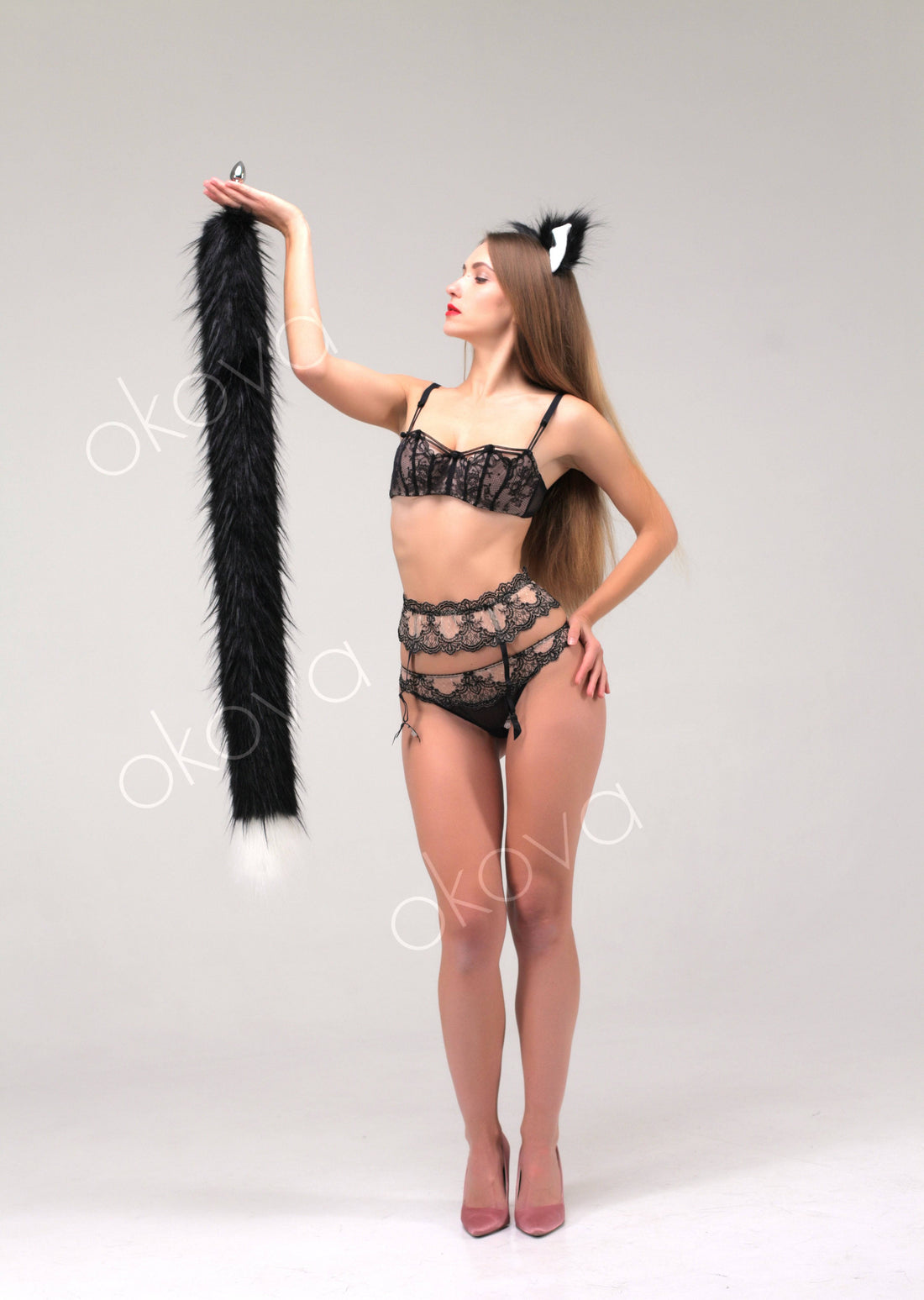 Tail butt plug black with white tip 40" - OKOVA