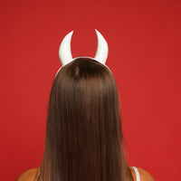 Devil horns white small - OKOVA