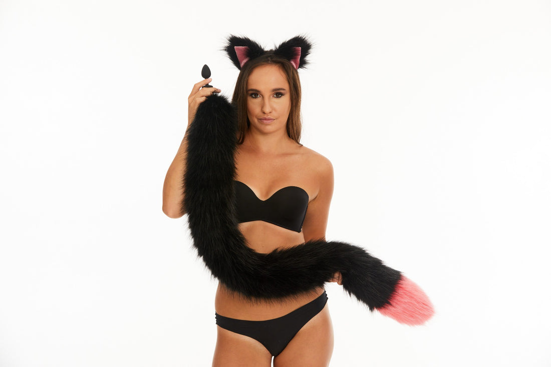 Tail butt plug black with bright pink tip  40"