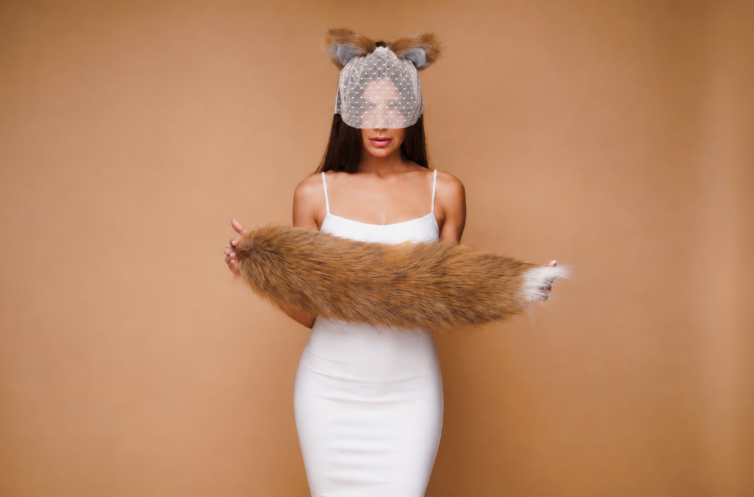 Fluffy fox tail butt plug