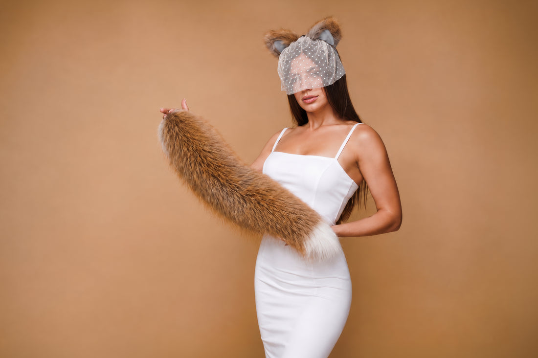 Fluffy fox tail butt plug