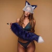 Blue fluffy tail plug with white tip 29" - OKOVA