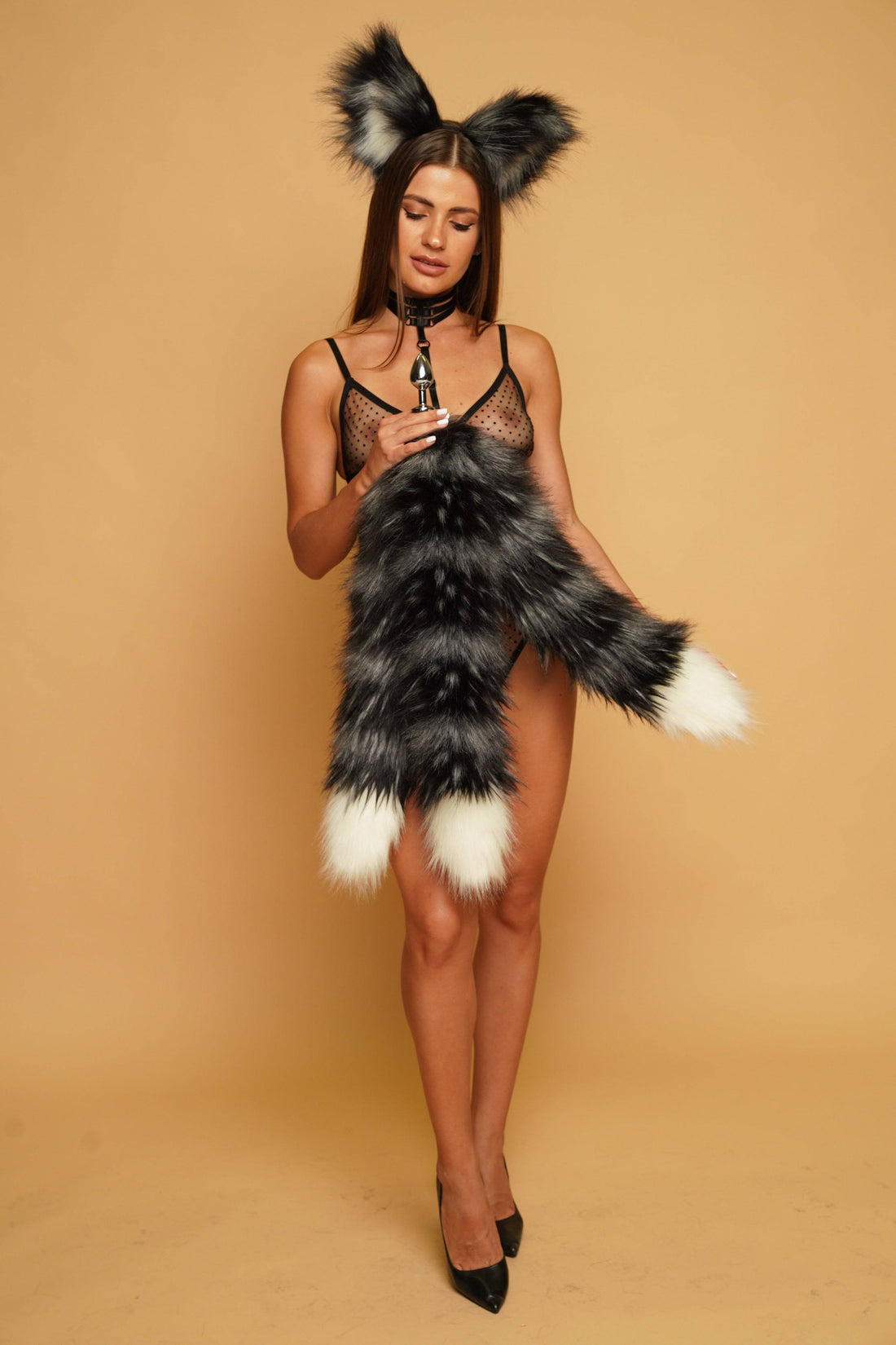 Kitsune tail silver with white tip 29" - OKOVA