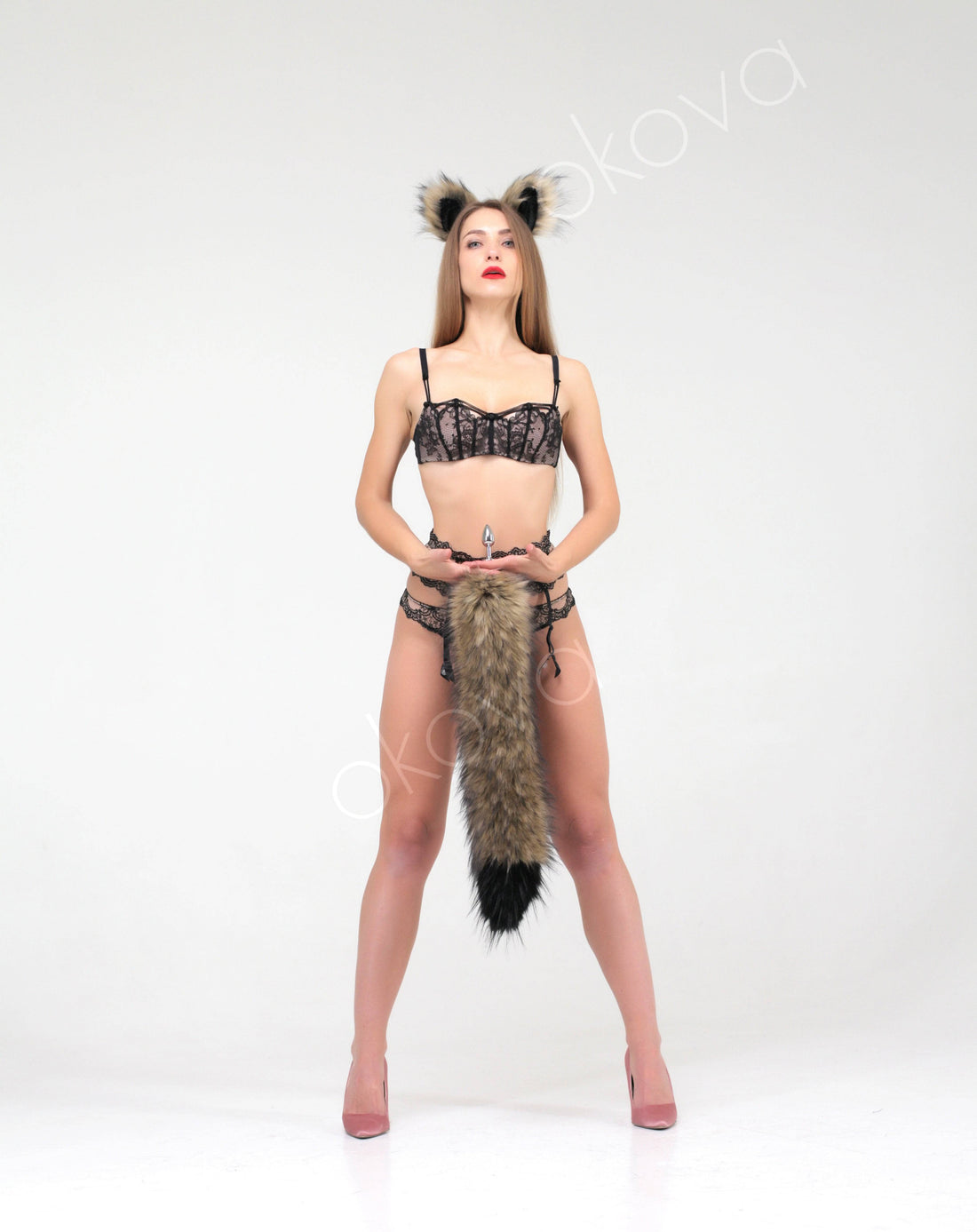 Wolf tail butt plug brown with black tip 29" - OKOVA