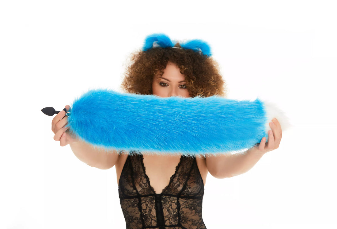 Fluffy Tail Butt Plugs blue with white tip 25"