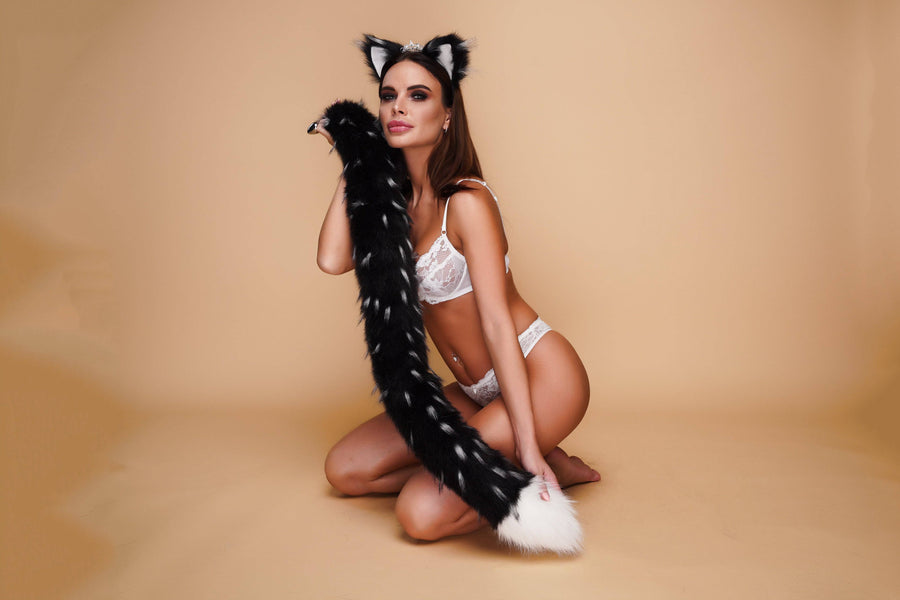 Cat tail butt plug black with white tip and white dot 40" - OKOVA