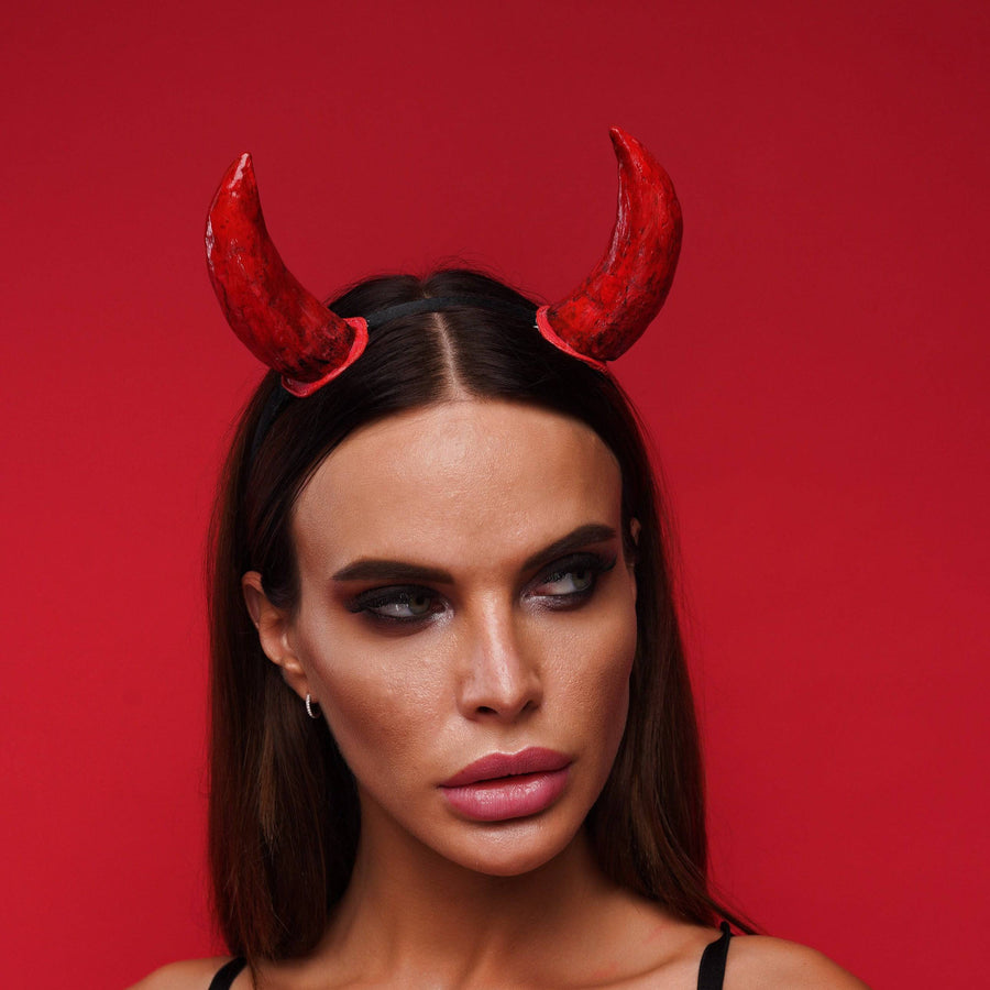 Devil horns red small - OKOVA