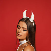 Devil horns white small - OKOVA